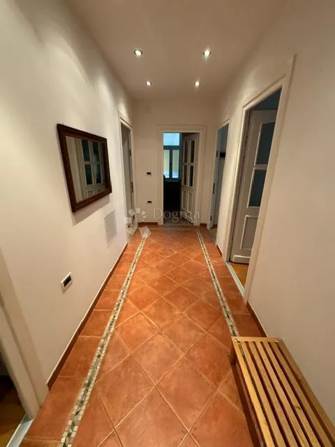 prostrani stan za najam na belvederu - slika 16