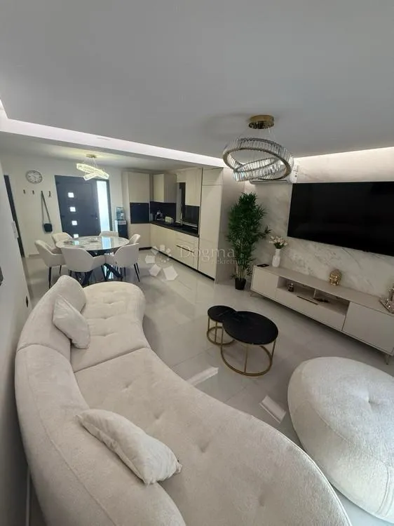 luksuzni apartman kat otok vir - slika 13