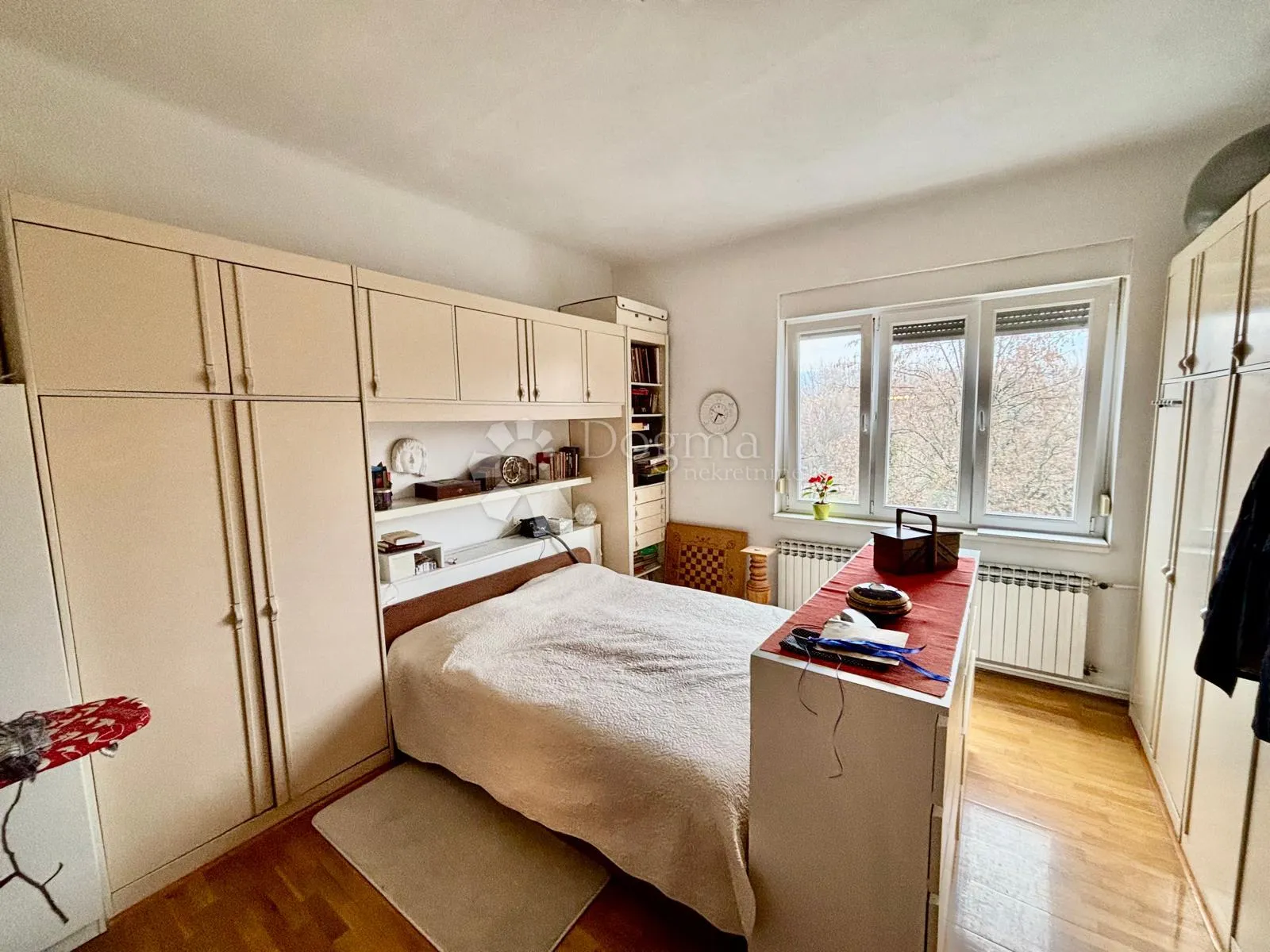 stan na trgu petra krešimira iv – 2 balkona - slika 7