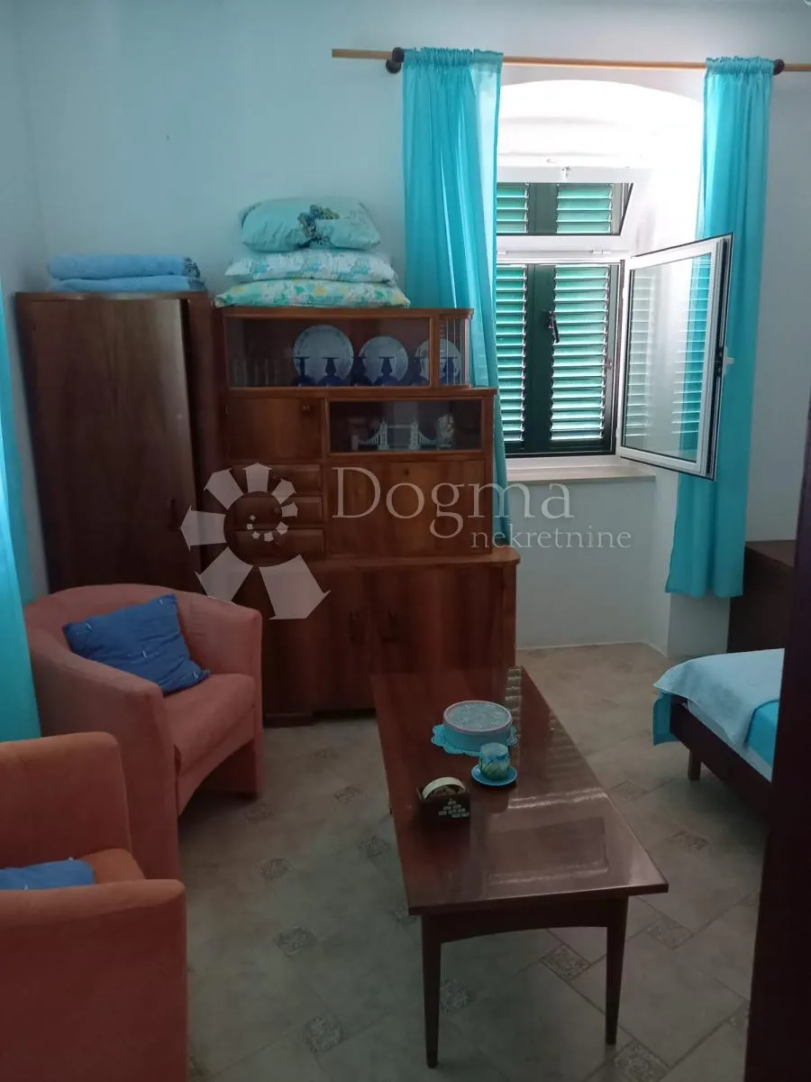 mali lošinj kuća drugi red do mora - slika 19