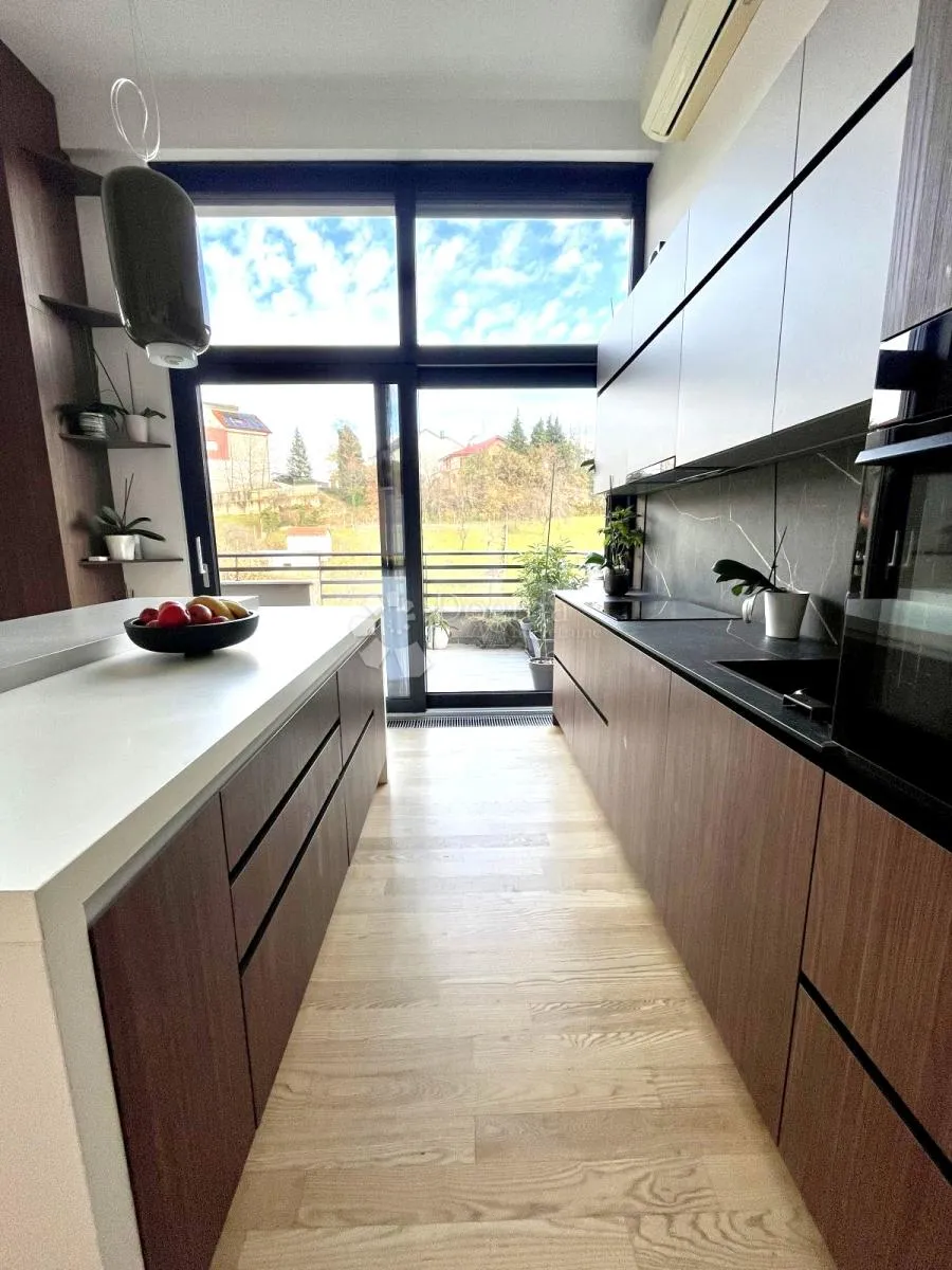 top penthouse s terasama garažom i 2 pm -kameniti stol 127 m2!! - slika 8
