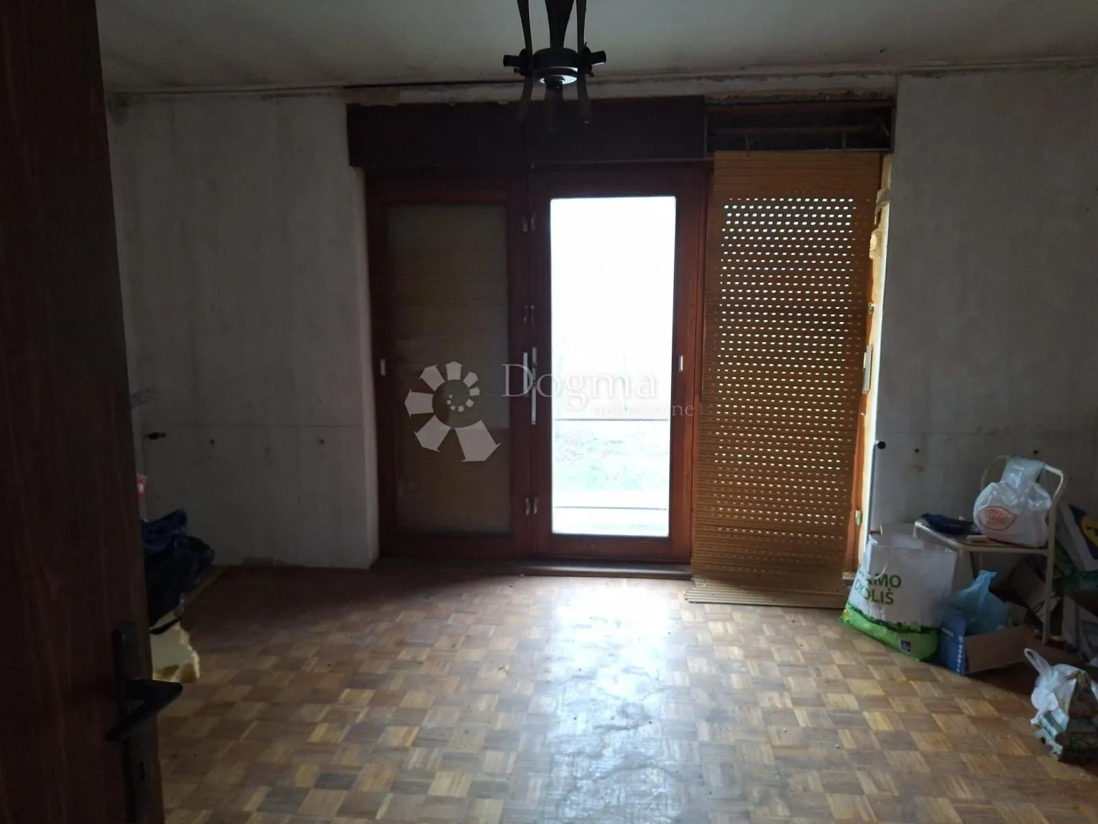 dvojna kuća za adaptaciju - slika 11