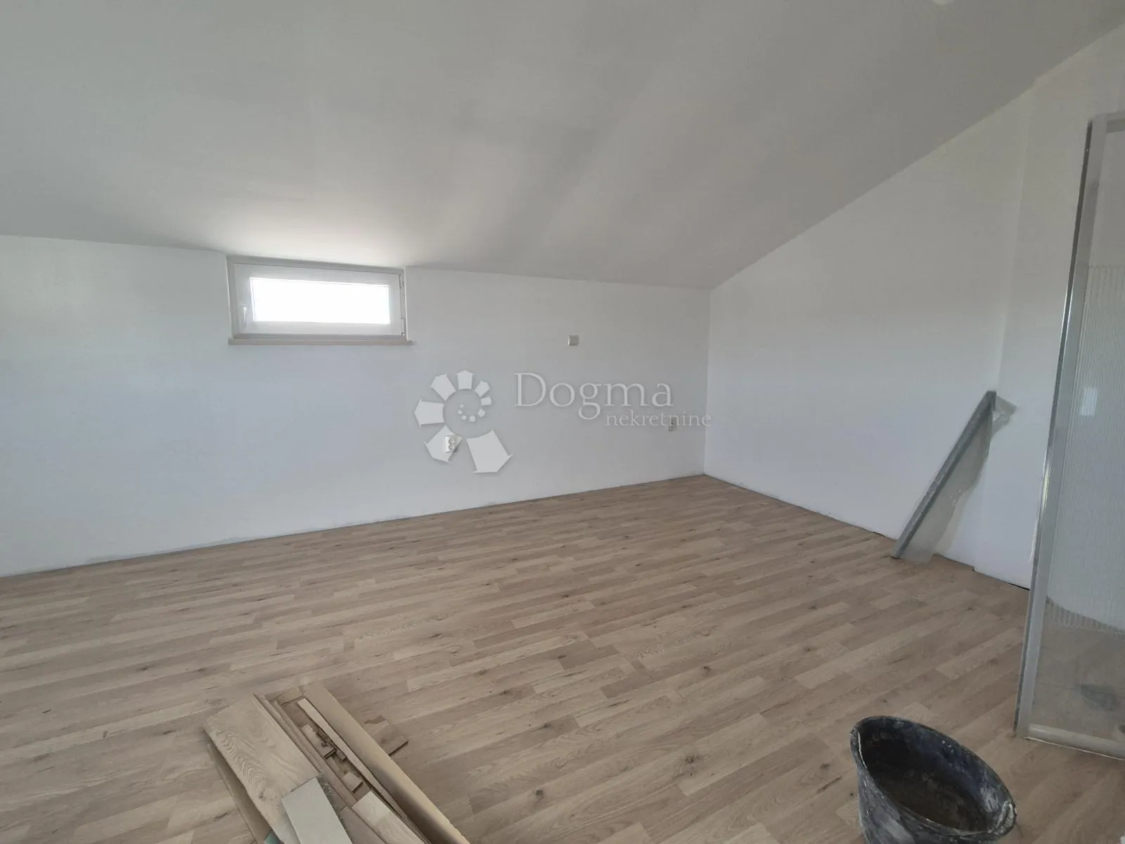 prekrasan stan s pogledom na brijune - slika 15