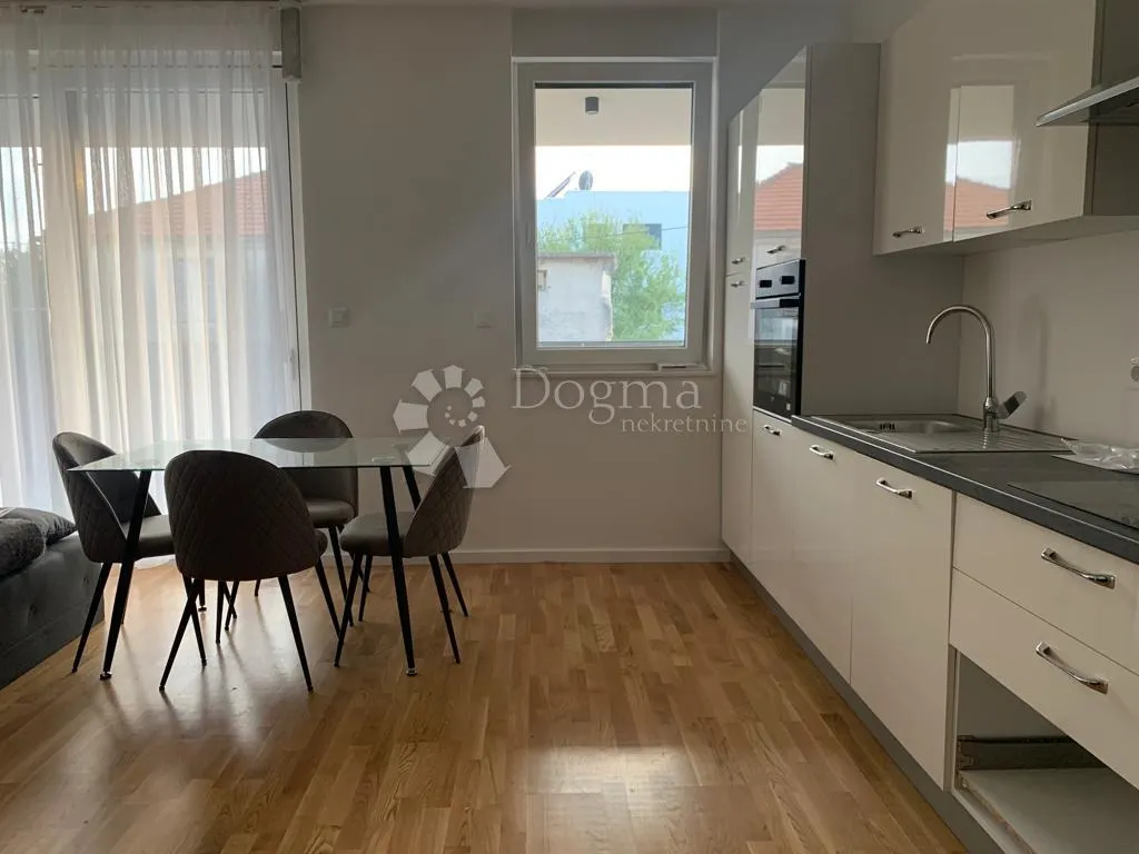 vodice-novogradnja sa garažom, 143m2 - slika 16