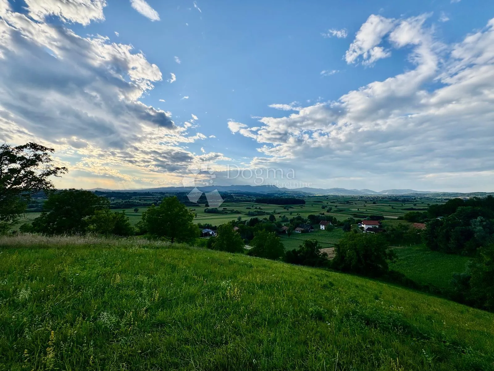 investicijsko imanje s pogledom na dolinu sutle - slika 48