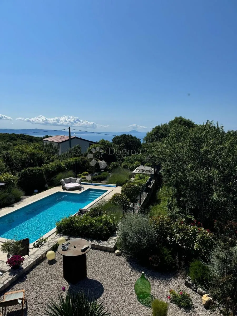 mediteranska kuća s bazenom i pogledom na more - slika 32