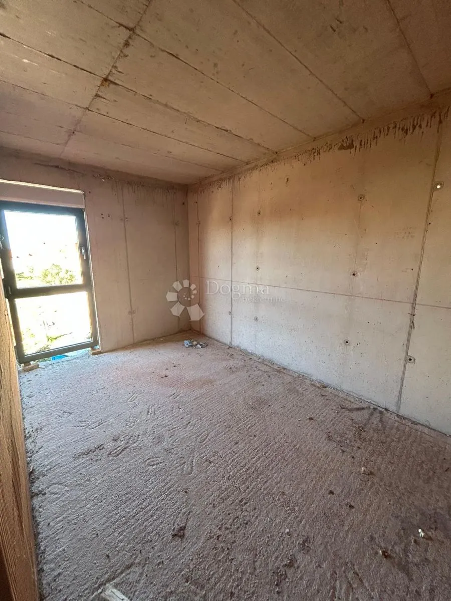 s5 sukošan – trosoban stan 87 m² s terasom i loggiom - slika 11