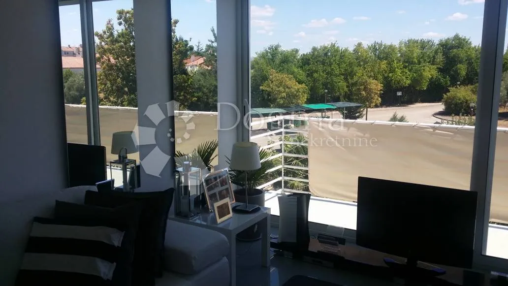 novigrad, dvoetažni apartman 100 m od mora - slika 10