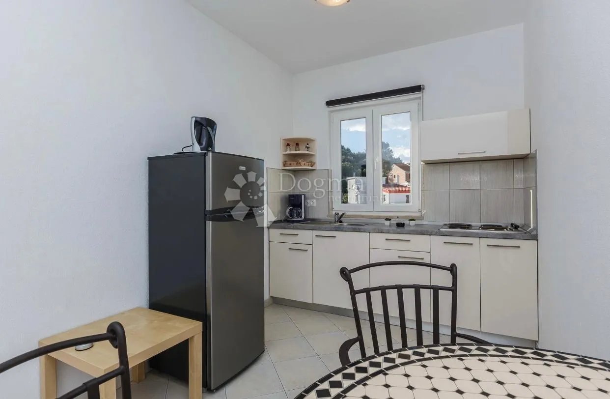 fantastična lokacija, dvojna kuća sa 3 apartmana samo 250 metara do plažena - slika 13