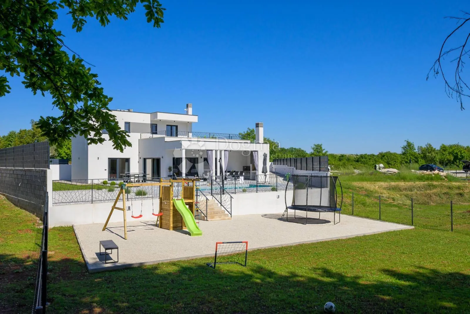 prekrasna villa s okućnicom od 983m2 i bazenom, mirna lokacija - slika 21