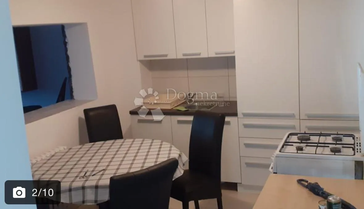 centar dubrave, uređena kuća sa 4 stana - slika 11