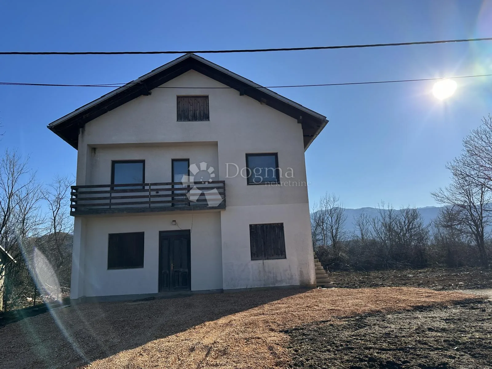 kuća u prirodi i ucrtani objekt s pogledom velebit - slika 2