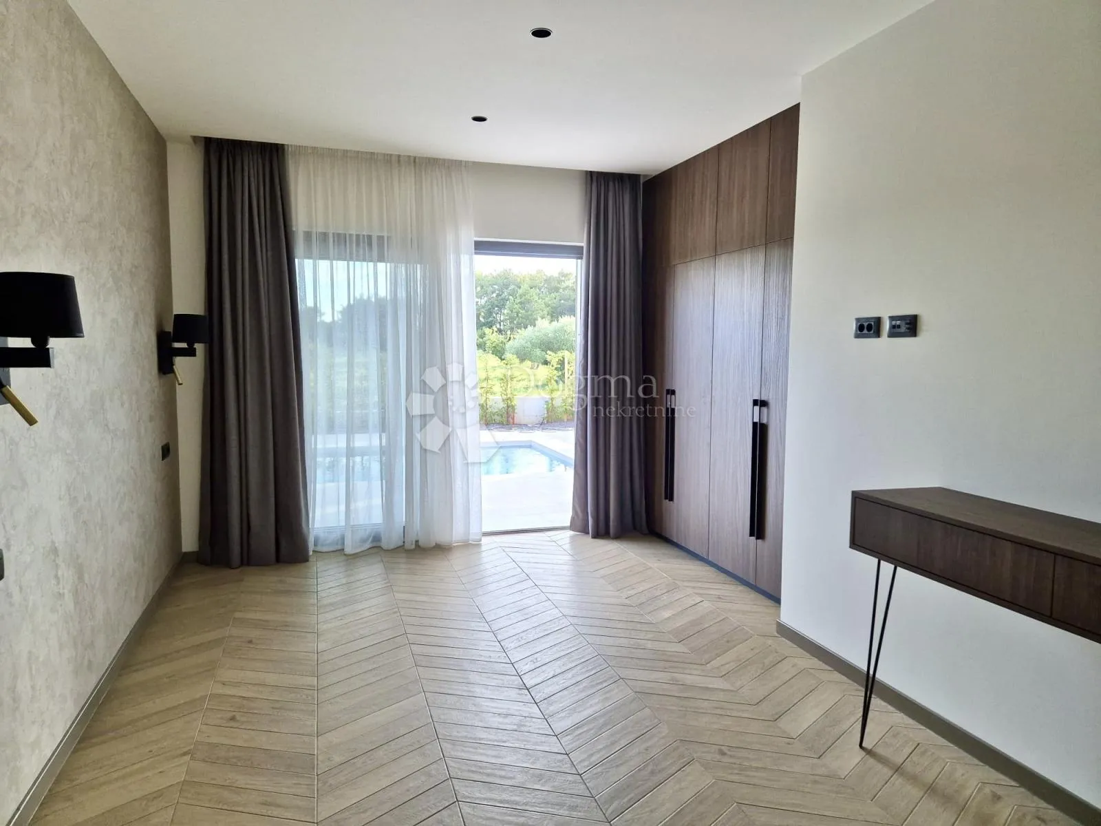vila u blizini rovinja sa imanjem - slika 33