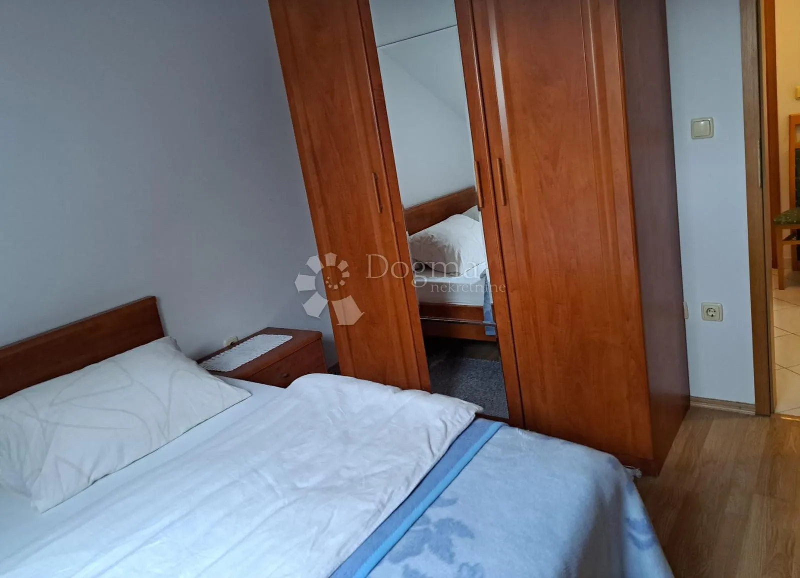 trosoban stan u potkrovlju, brda, split - slika 11