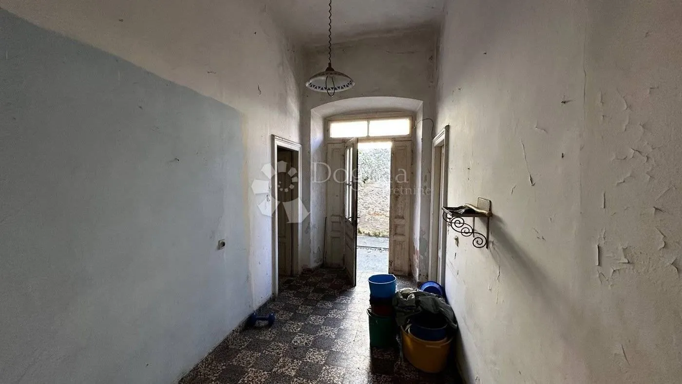 tradicionalna kamena obiteljska kuća sa minimalnom adaptacijom - slika 6