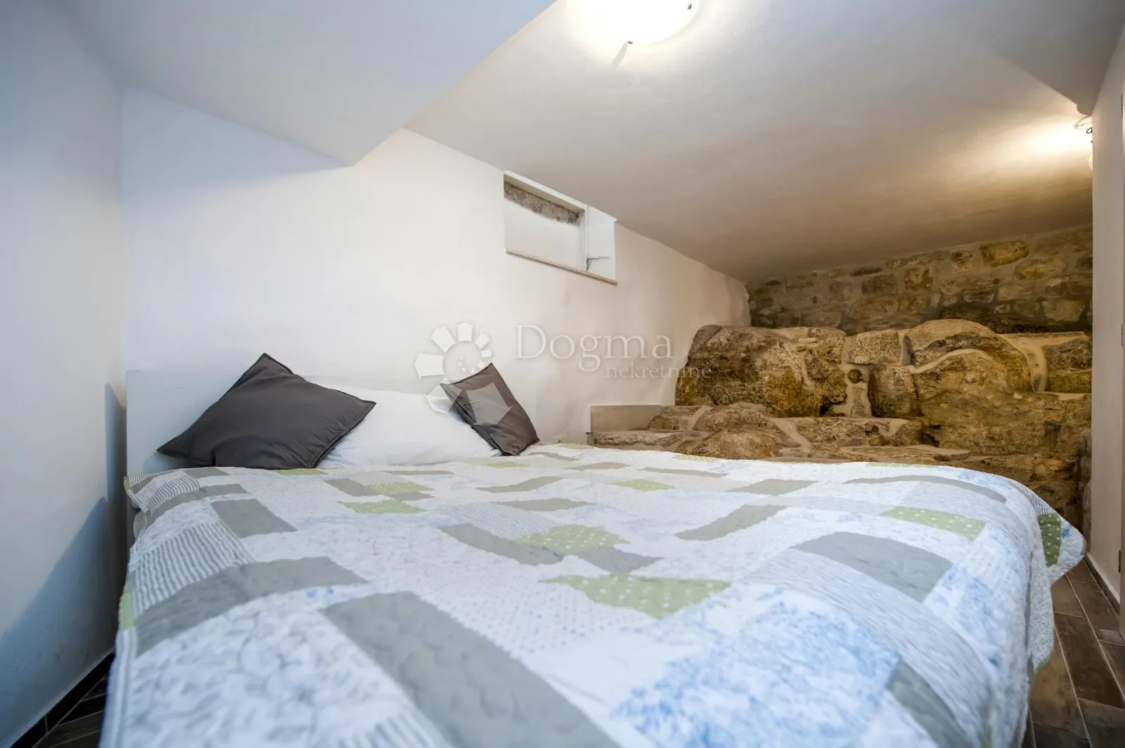 rovinj - sniženo! kuca s 3 apartmana u srcu starog grada - slika 18