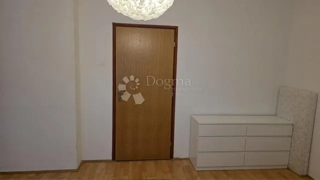 lički osik novouređeni stan centar - slika 15
