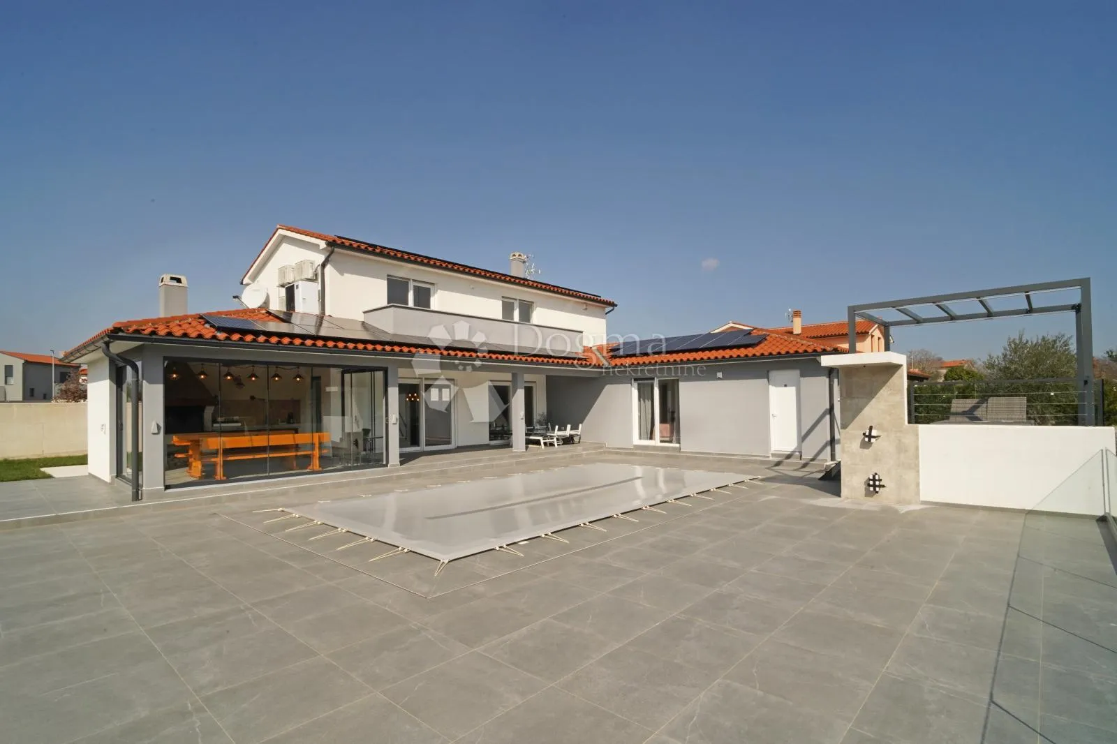 prekrasna vila u zelenilu na mirnoj lokaciji - slika 32