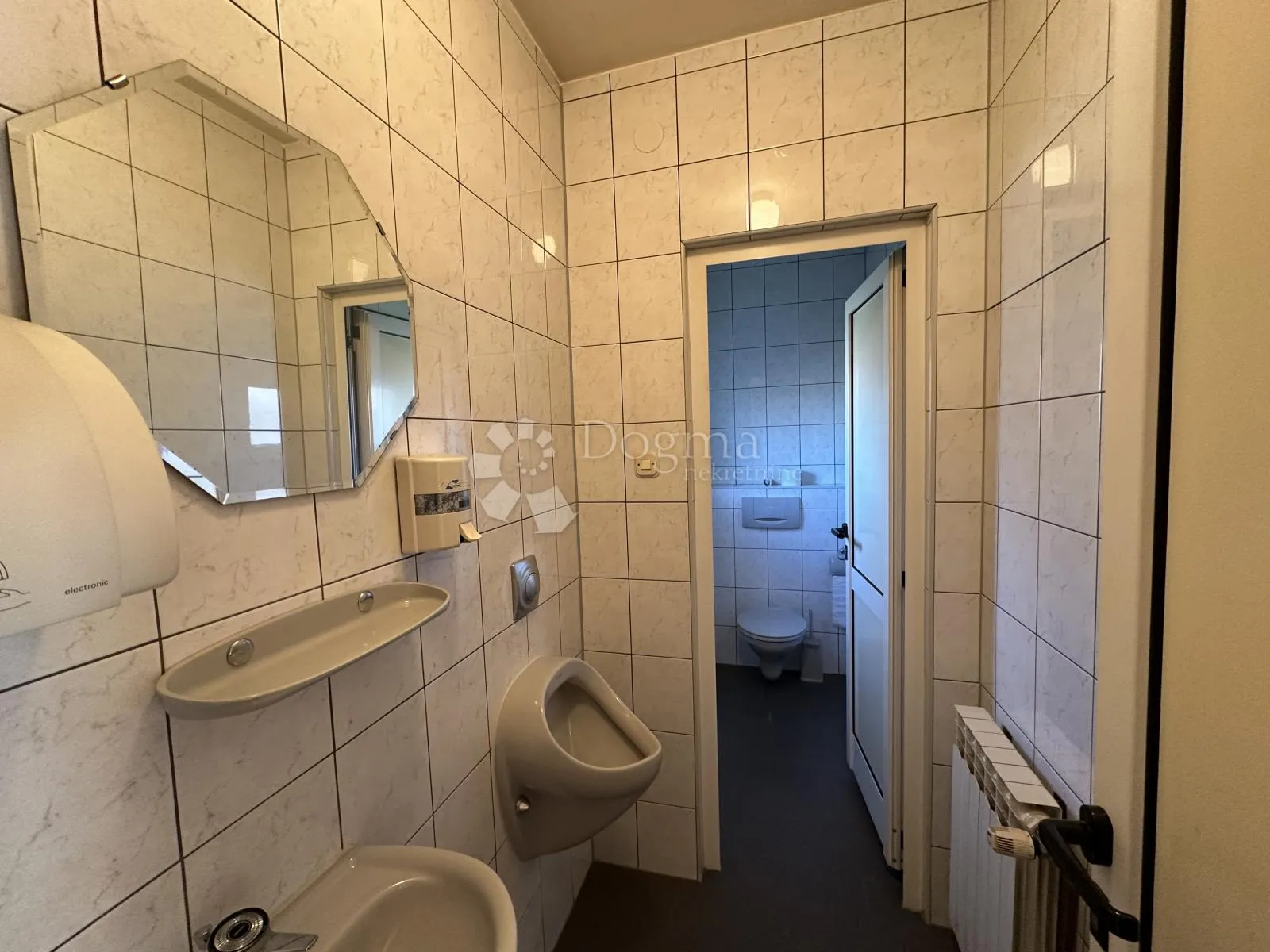 savršen poslovni prostor za urede u centru grada - slika 14