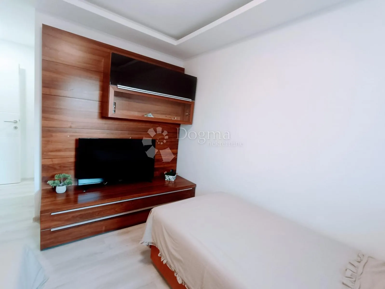 renovirana kamena kuća u blizini pule - slika 11