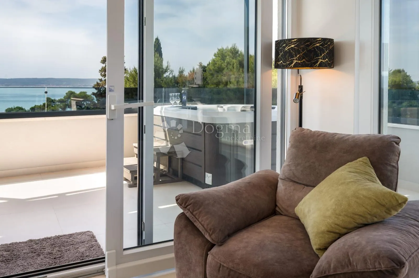 penthouse na prodaju - slika 9