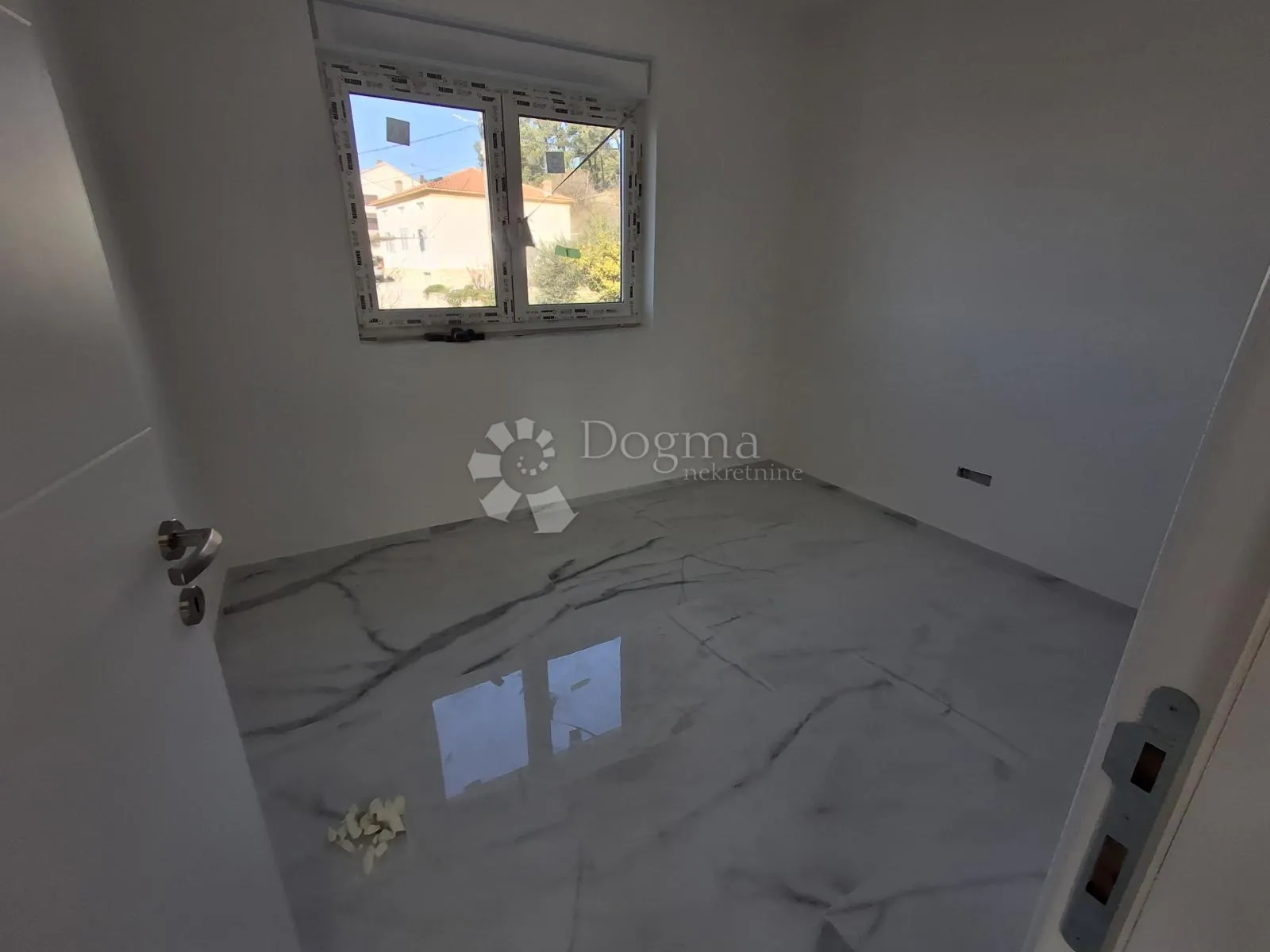 banjol. penthouse sa predivnim pogledom na stari grad - slika 6