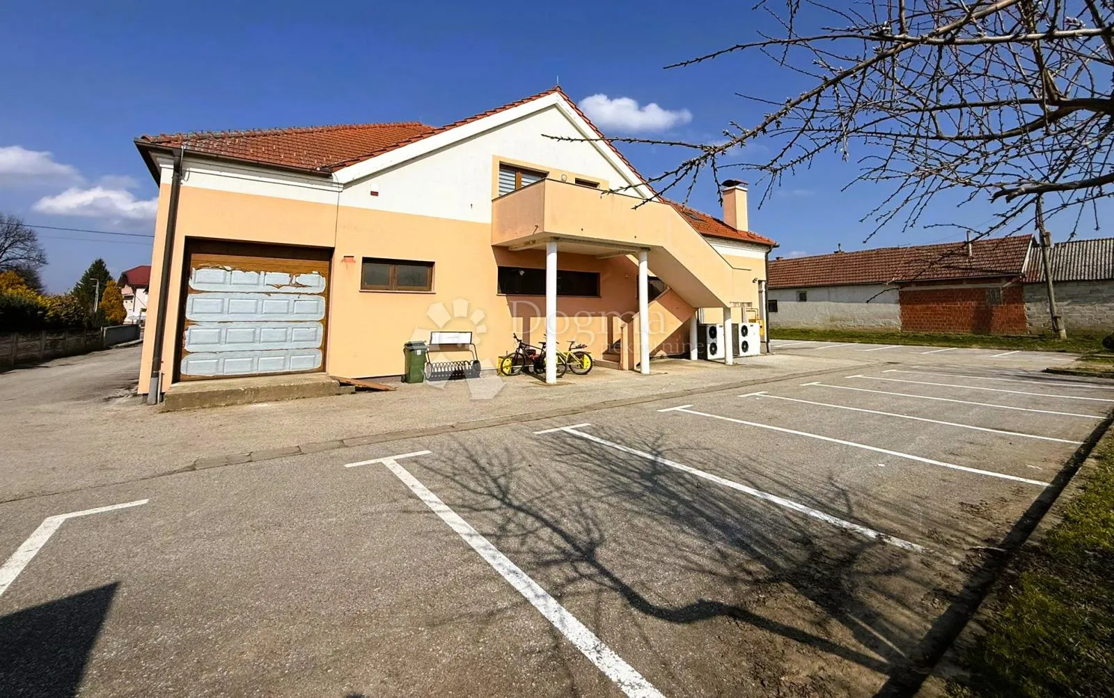 prostrana poslovna zgrada - idealna za restoran, trgovinu i događanja - slika 26