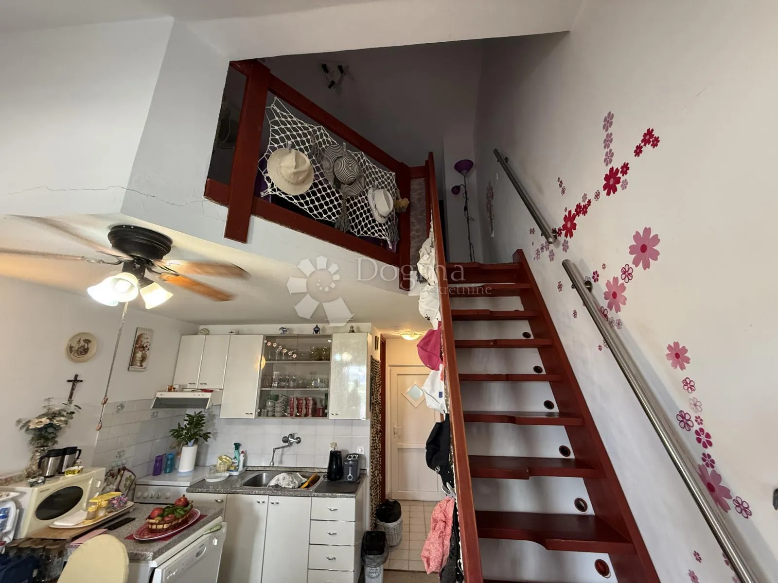apartman dvoetažni stinica velika terasa pogled more - slika 13