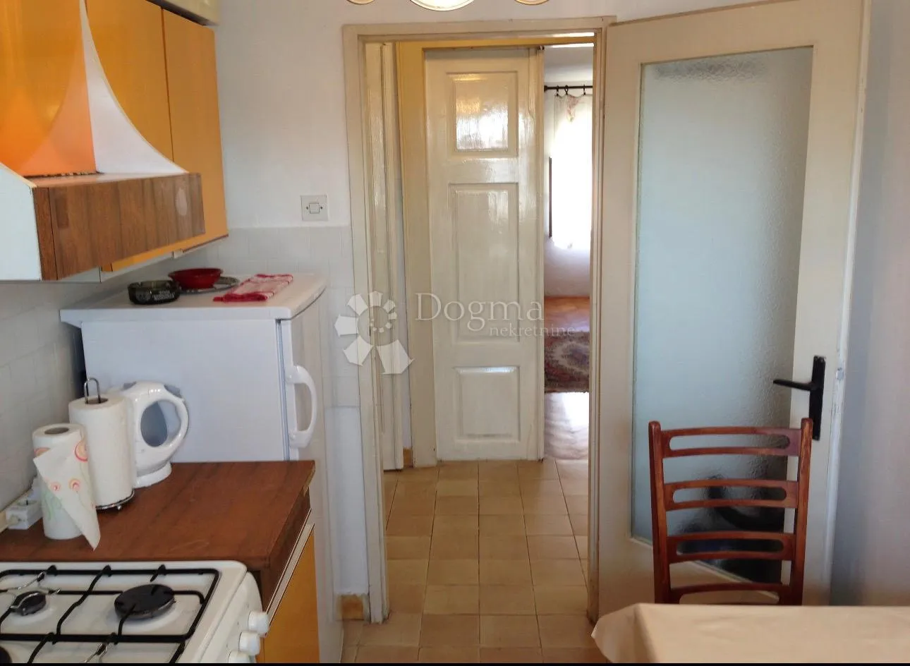 poreč-stan u centru grada 58 m² - slika 4