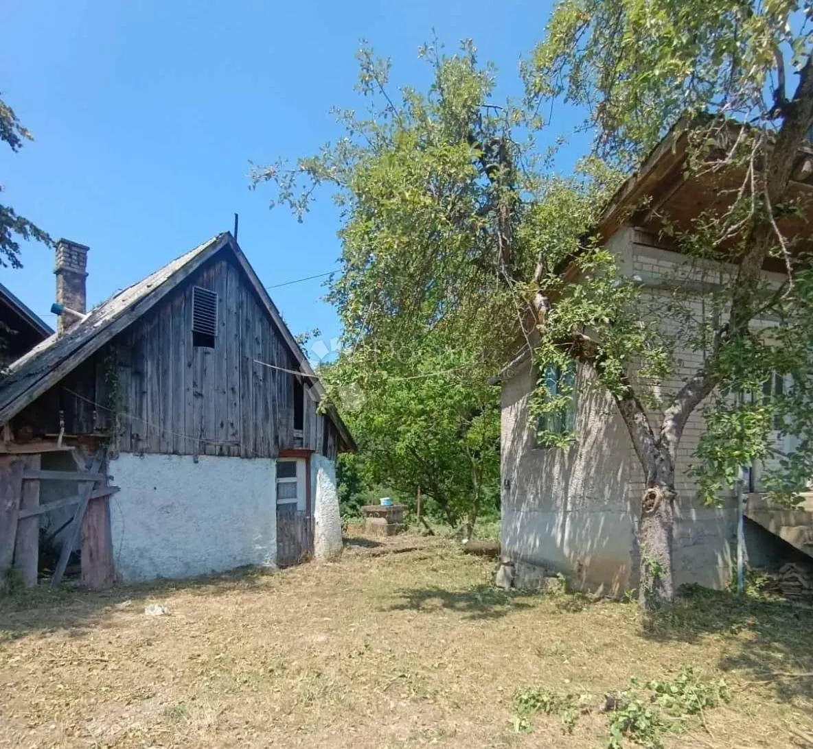 dvije kuće na zemljištu 5000 m2 u drežnici - slika 6