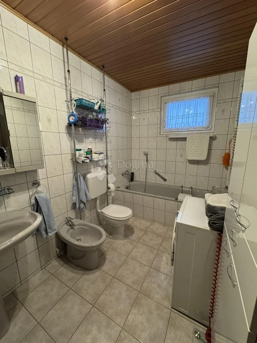 kuća sa dvije stambene jedinice - slika 5