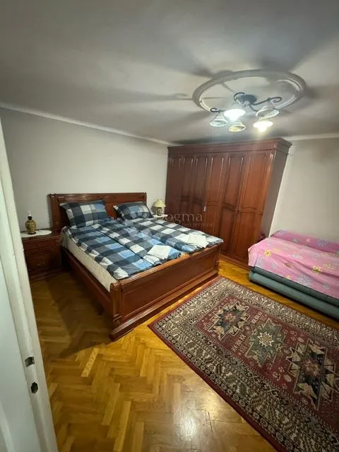 komforan stan/polovica kuće sa terasom i parkirnim mjestom - slika 18