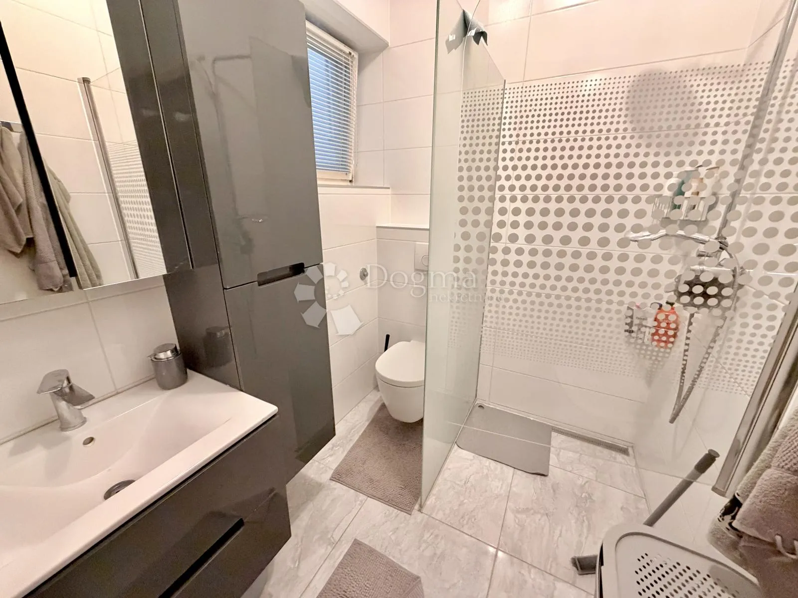 bukovačka cesta,3soban,velika terasa,garaža, 200m2 - slika 6