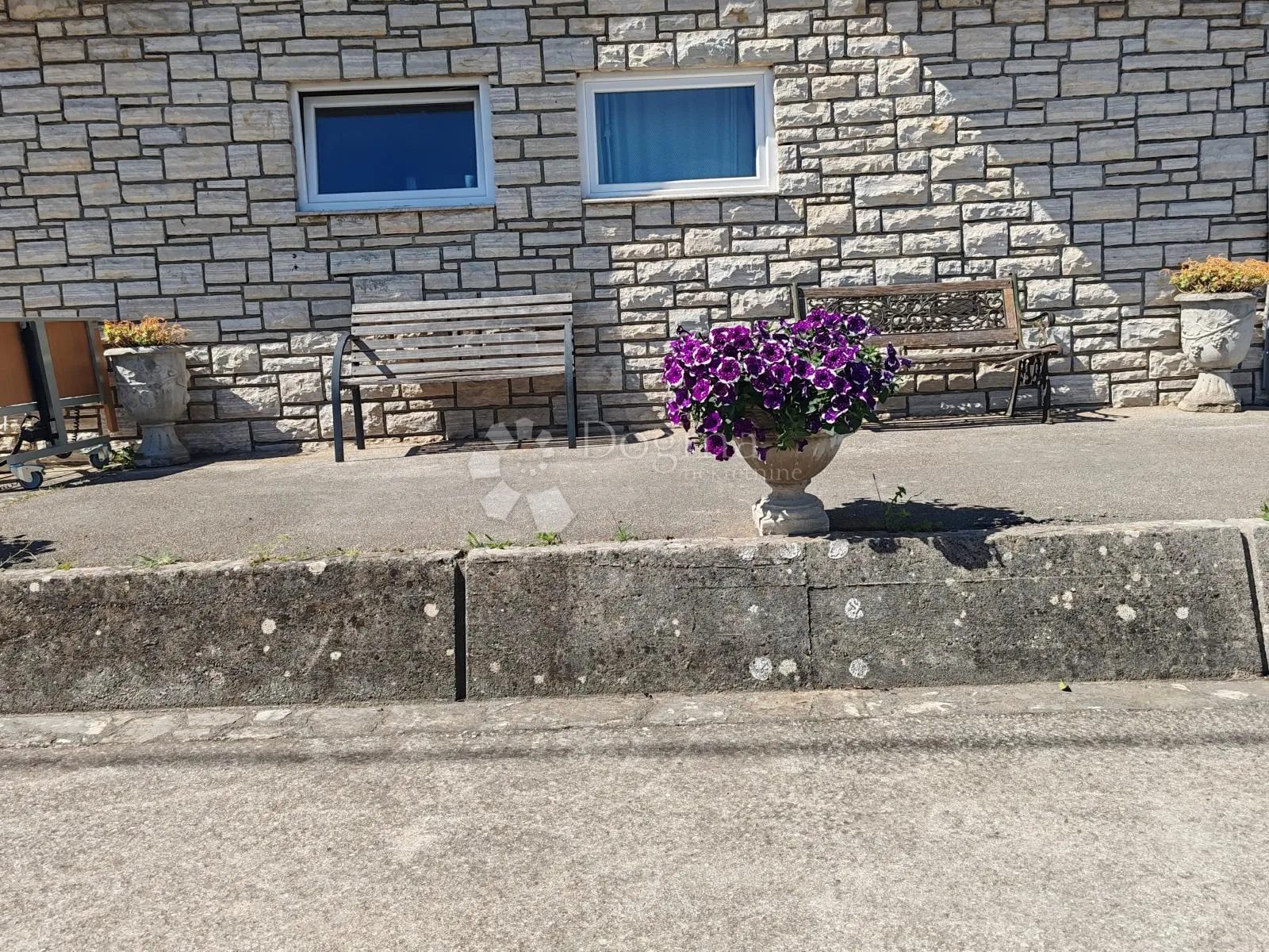 trosoban stan s 2 balkona i terasom - crno, zadar - slika 3