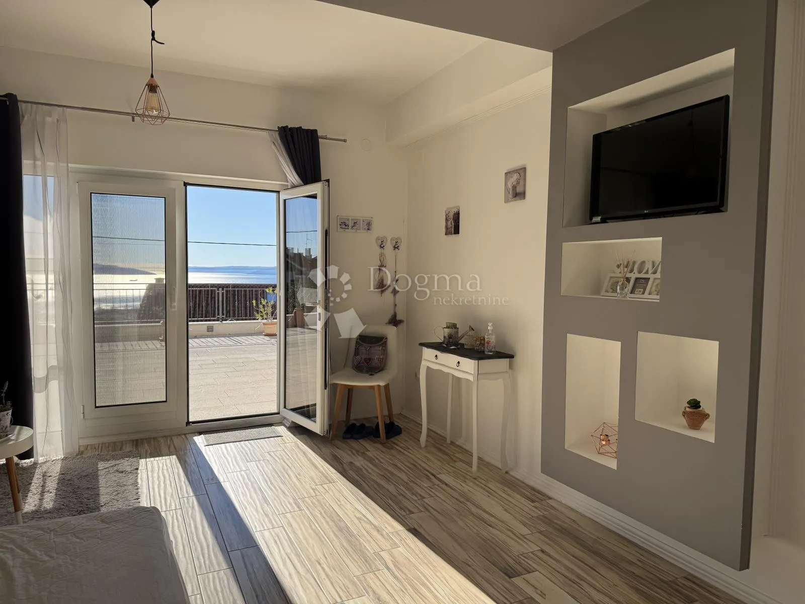 simpatičan studio apartman za najam - slika 2