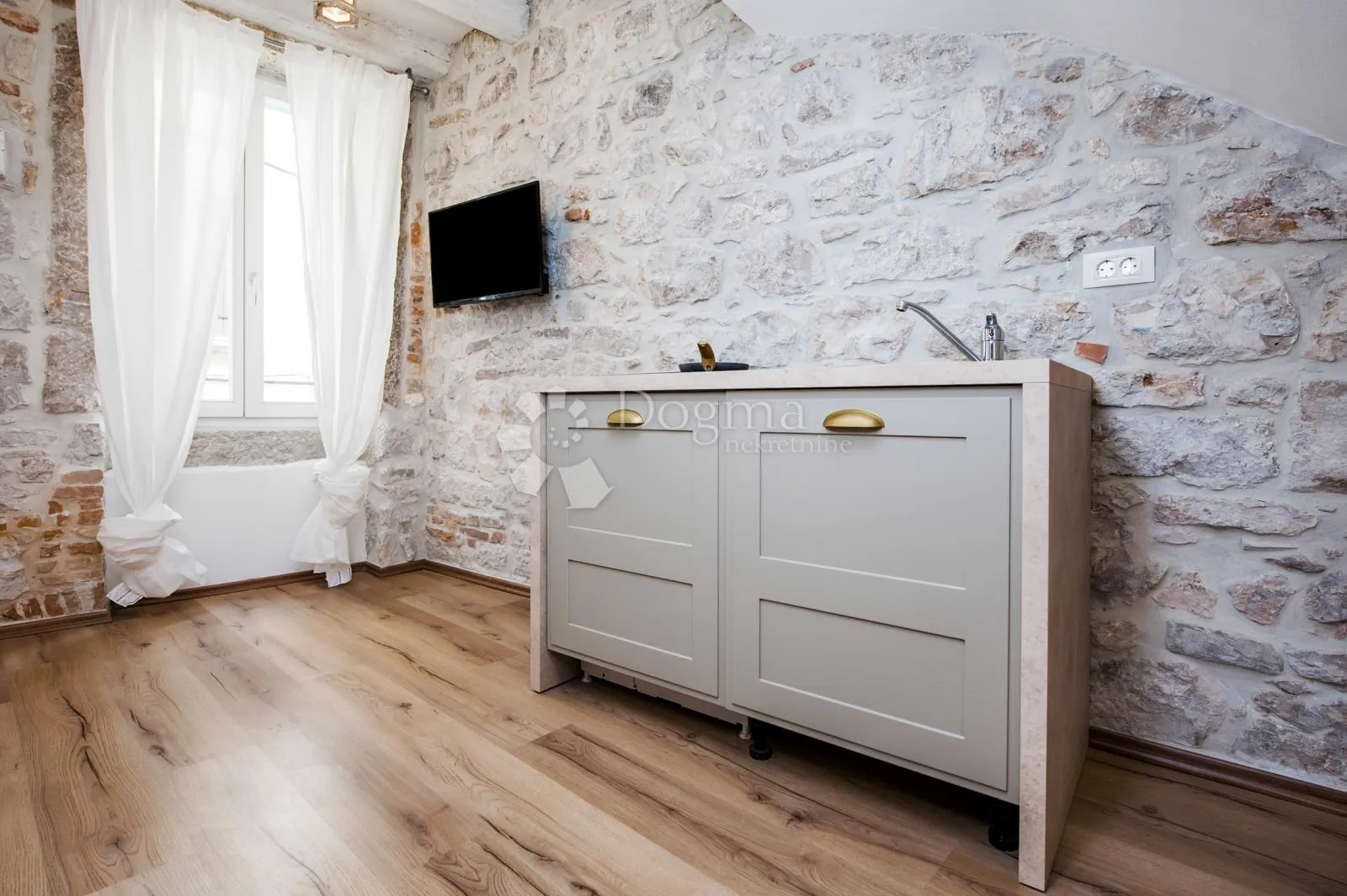 rovinj - sniženo! kuca s 3 apartmana u srcu starog grada - slika 33