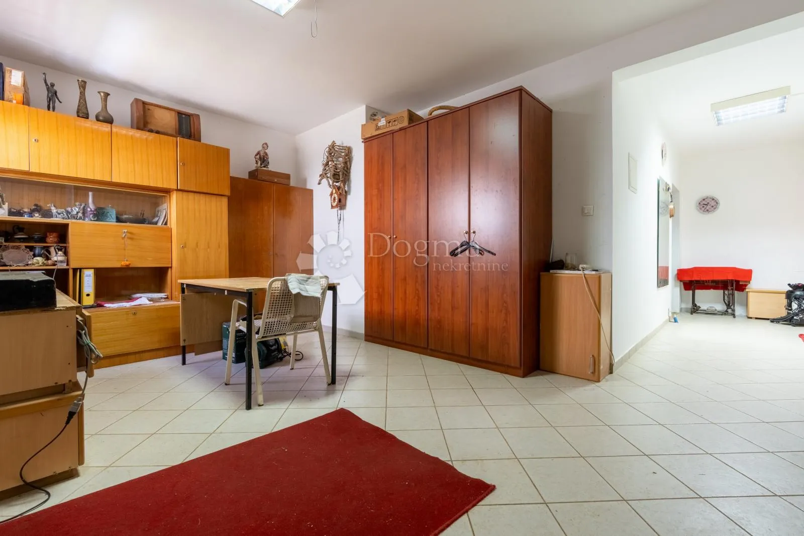 srdoči-240m2 više parkirna mjesta,okućnice 931m2 - slika 27