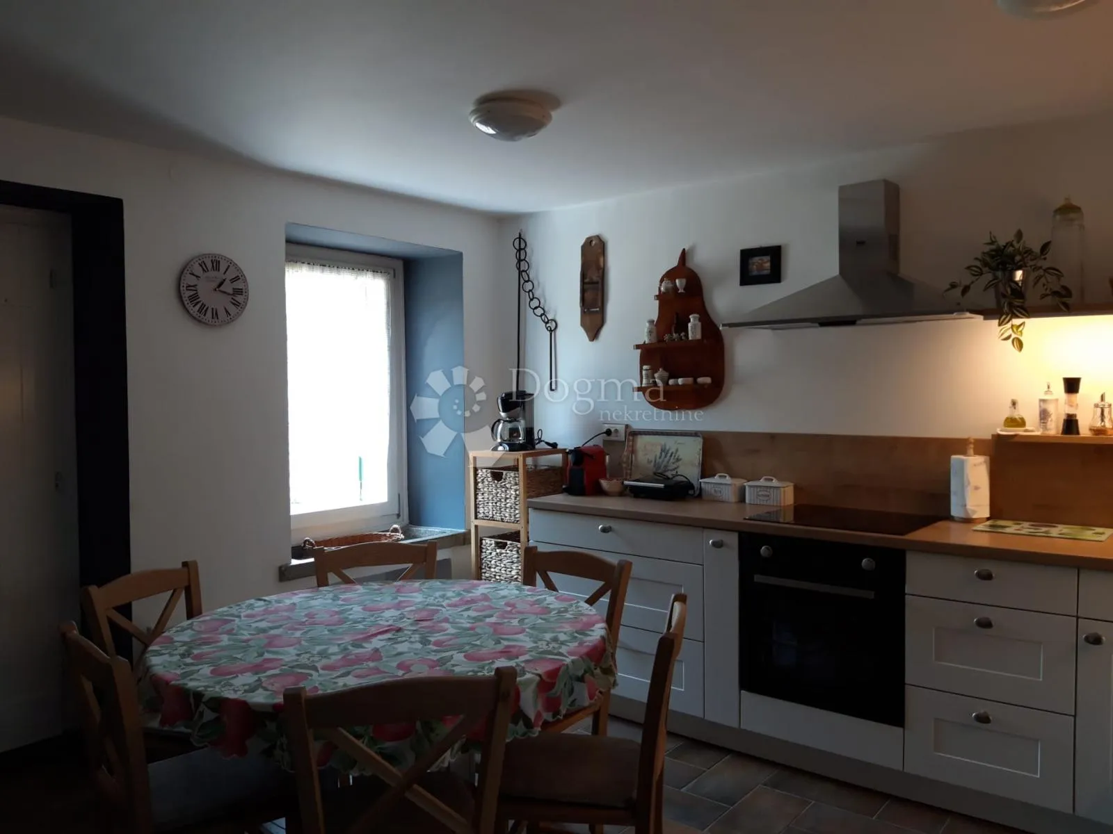 kamena kuća za odmor s bazenom - slika 17