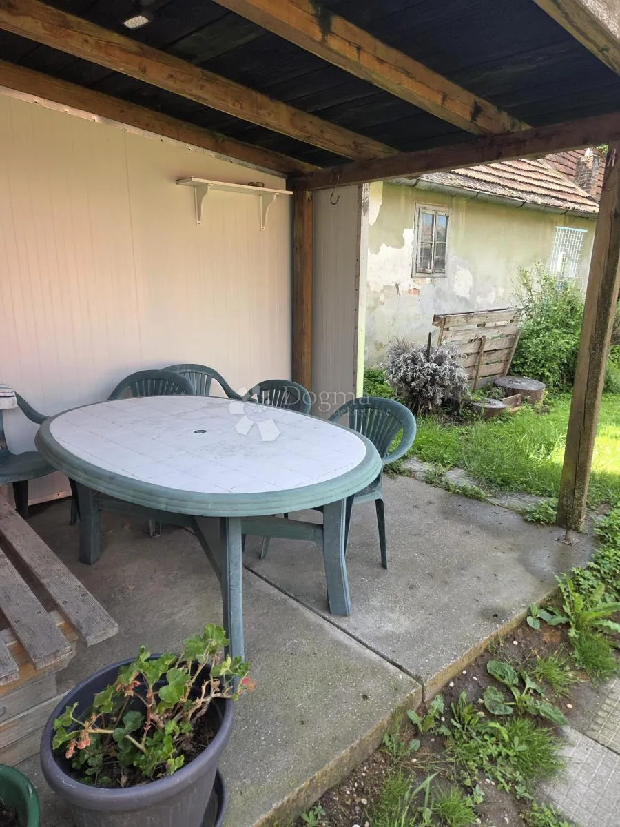 obiteljsko imanje, veliki vrt i kuća 200 m2, novoselec, križ - slika 17