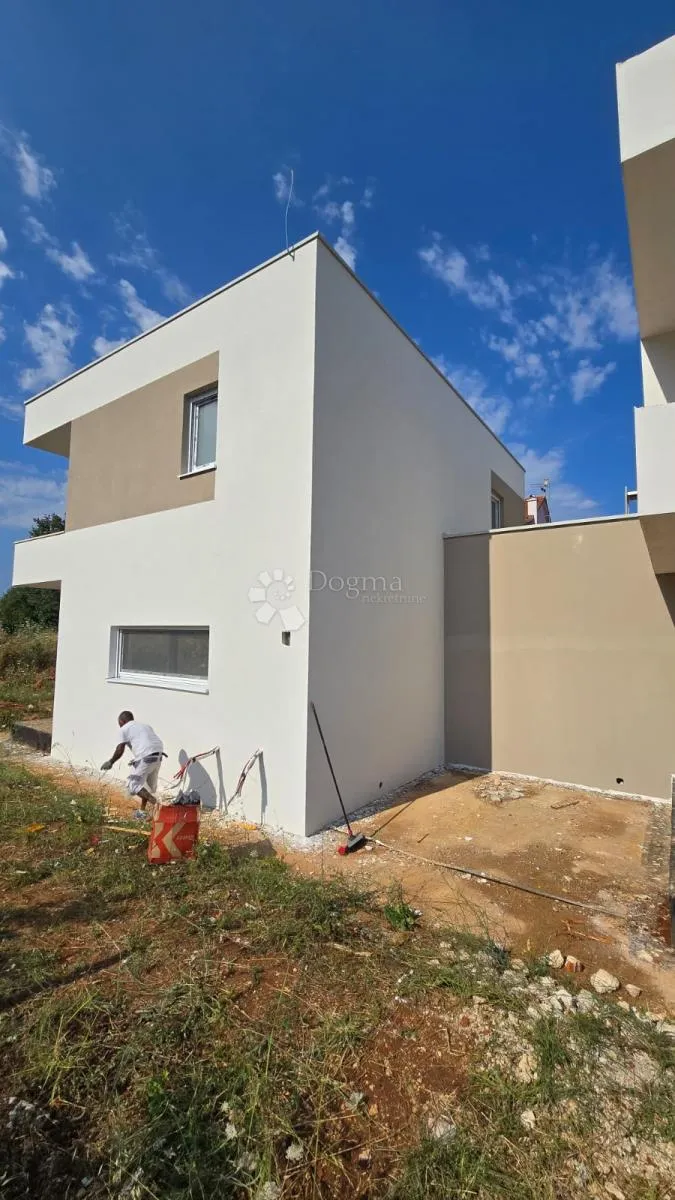 poreč, luksuzna vila s baznom i 3 spavaće sobe 2 km do mora - slika 4