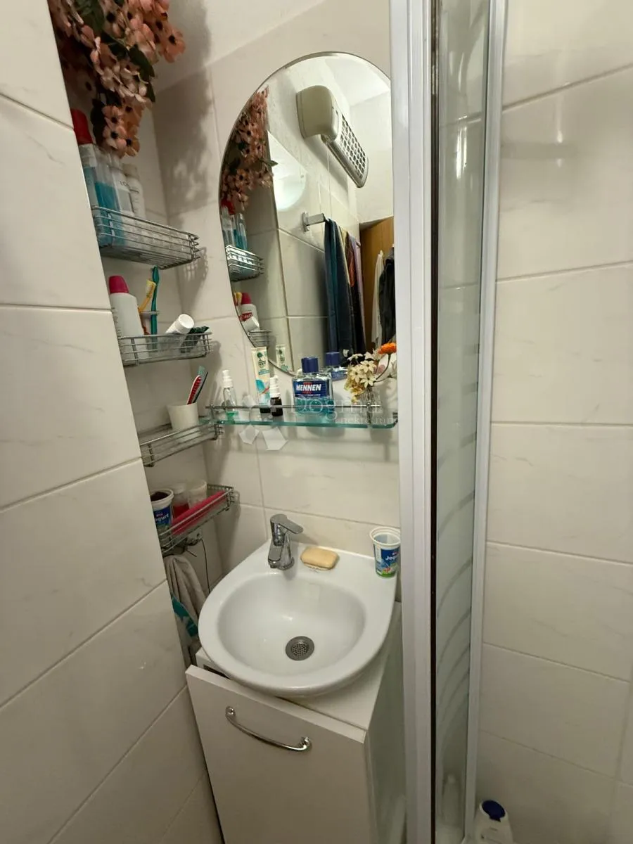 apartman s pogledom 50 m od mora - slika 15