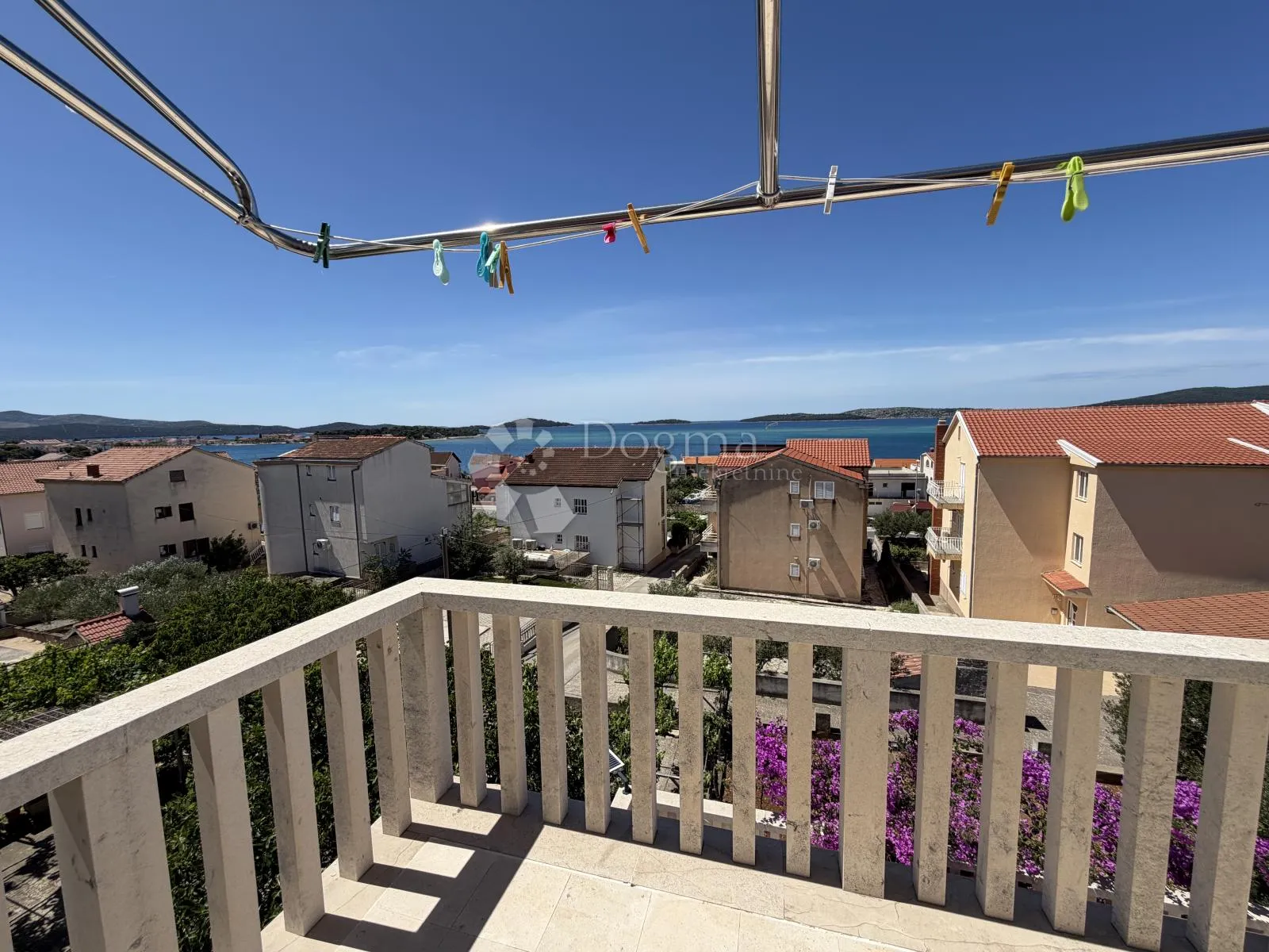 prilika u brodarici- kuća blizu mora, s 6 apartmana i 3-sobnim stanom!! - slika 43