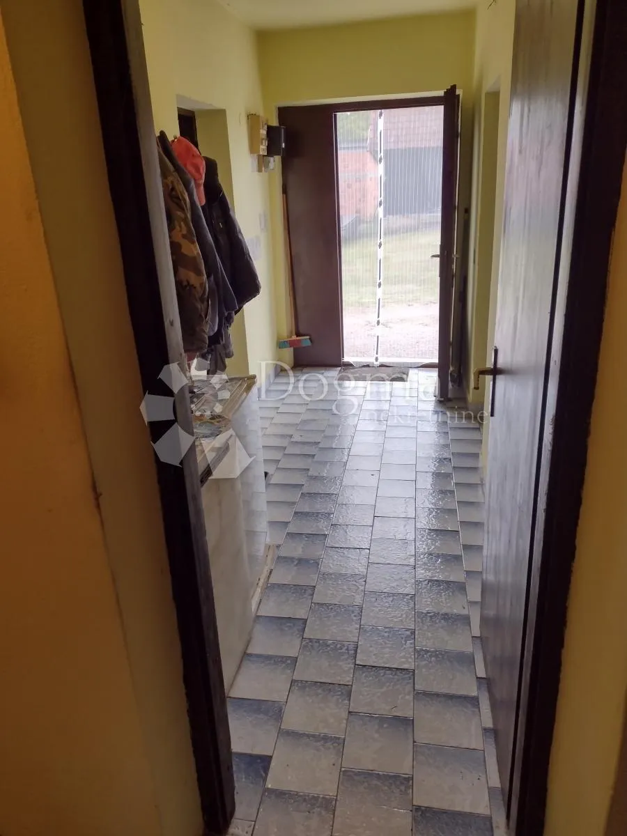 opg imanje, ogromno zemljište, dodatna kućica - slika 12