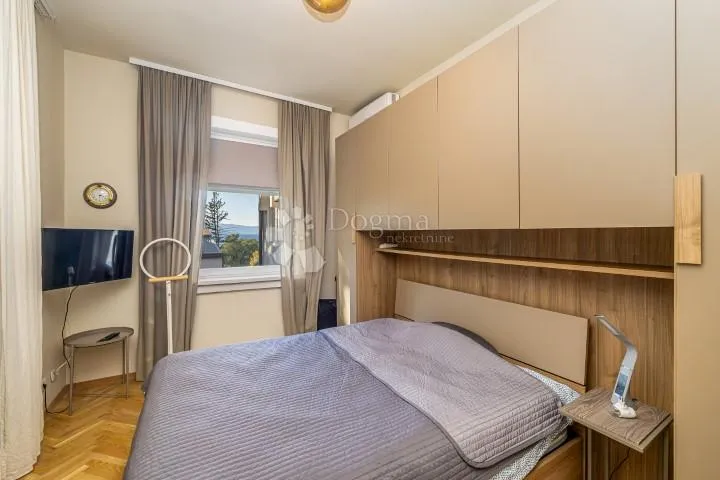 predivna kuća sa garažom u njivicama! - slika 17