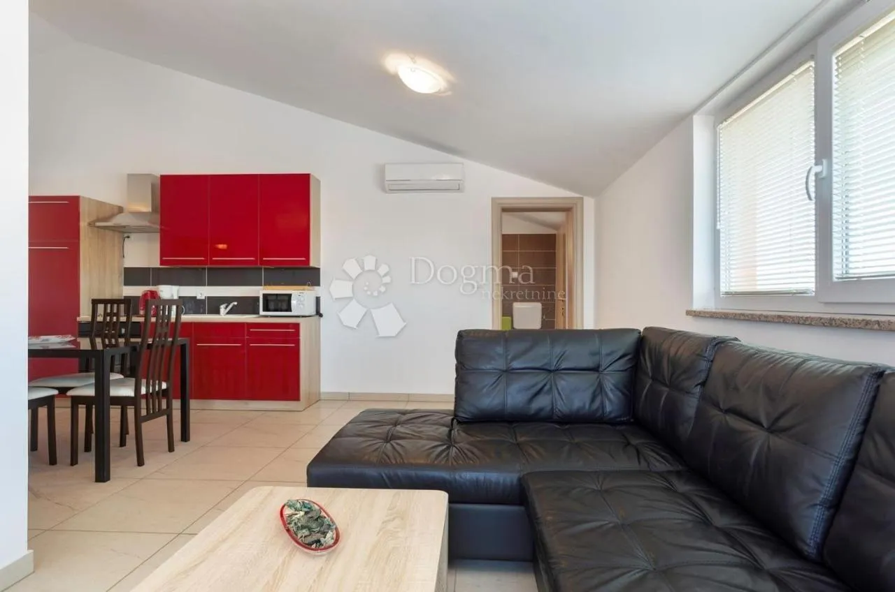 prodaje se ekskluzivna apartmanska kuća u medulinu – 900 m od mora - slika 9