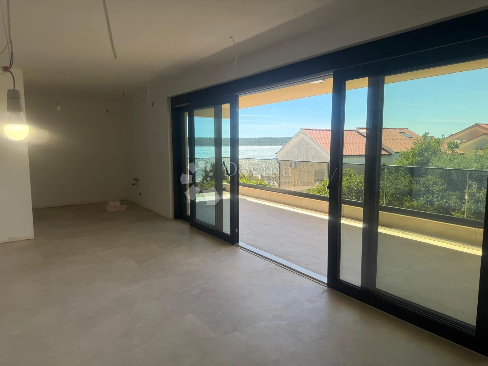 prostrani apartman sa otvorenim pogledom na more - slika 10