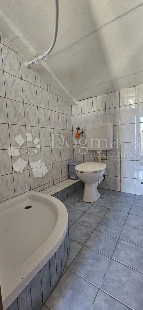 komforna mala kuća od 110m² - slika 28