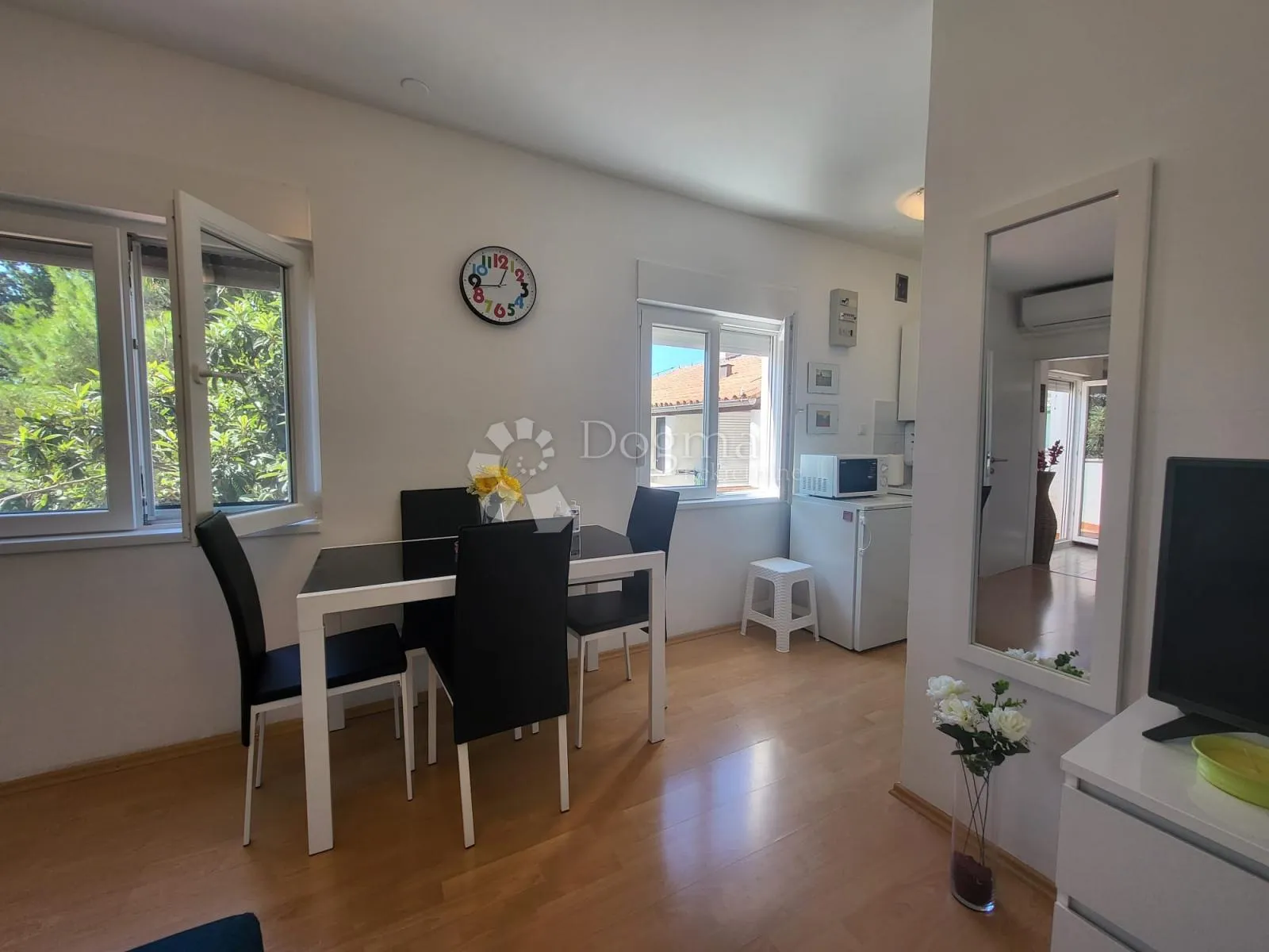 kompletno renoviran apartman s balkonom nadomak mora - barariga - slika 2