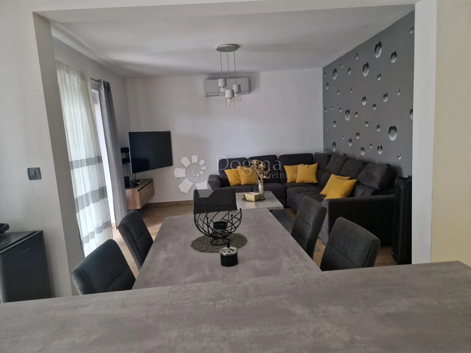 atraktivan apartman u prizemlju blizu mora - slika 4