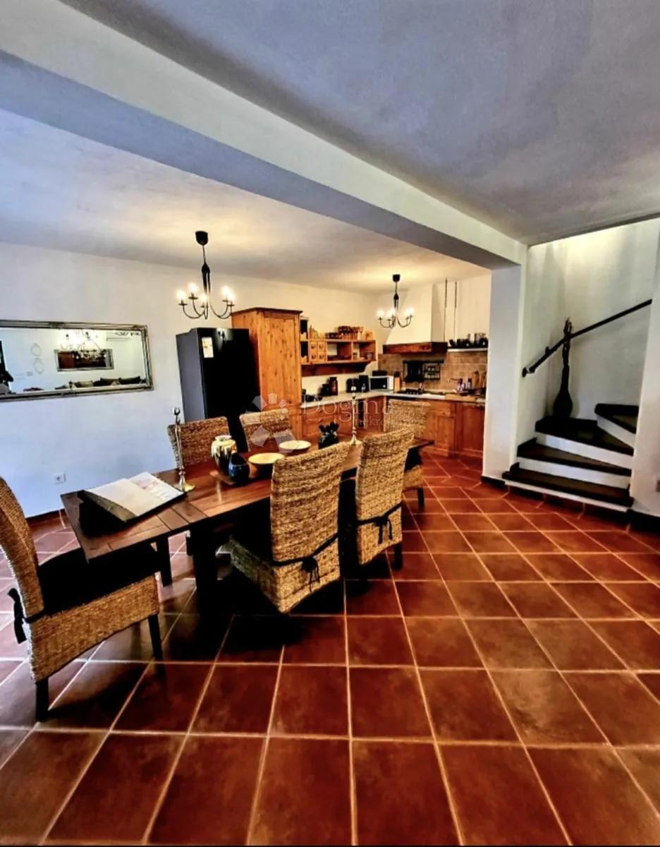 sveti lovreč, kamena vila s bazenom - slika 9